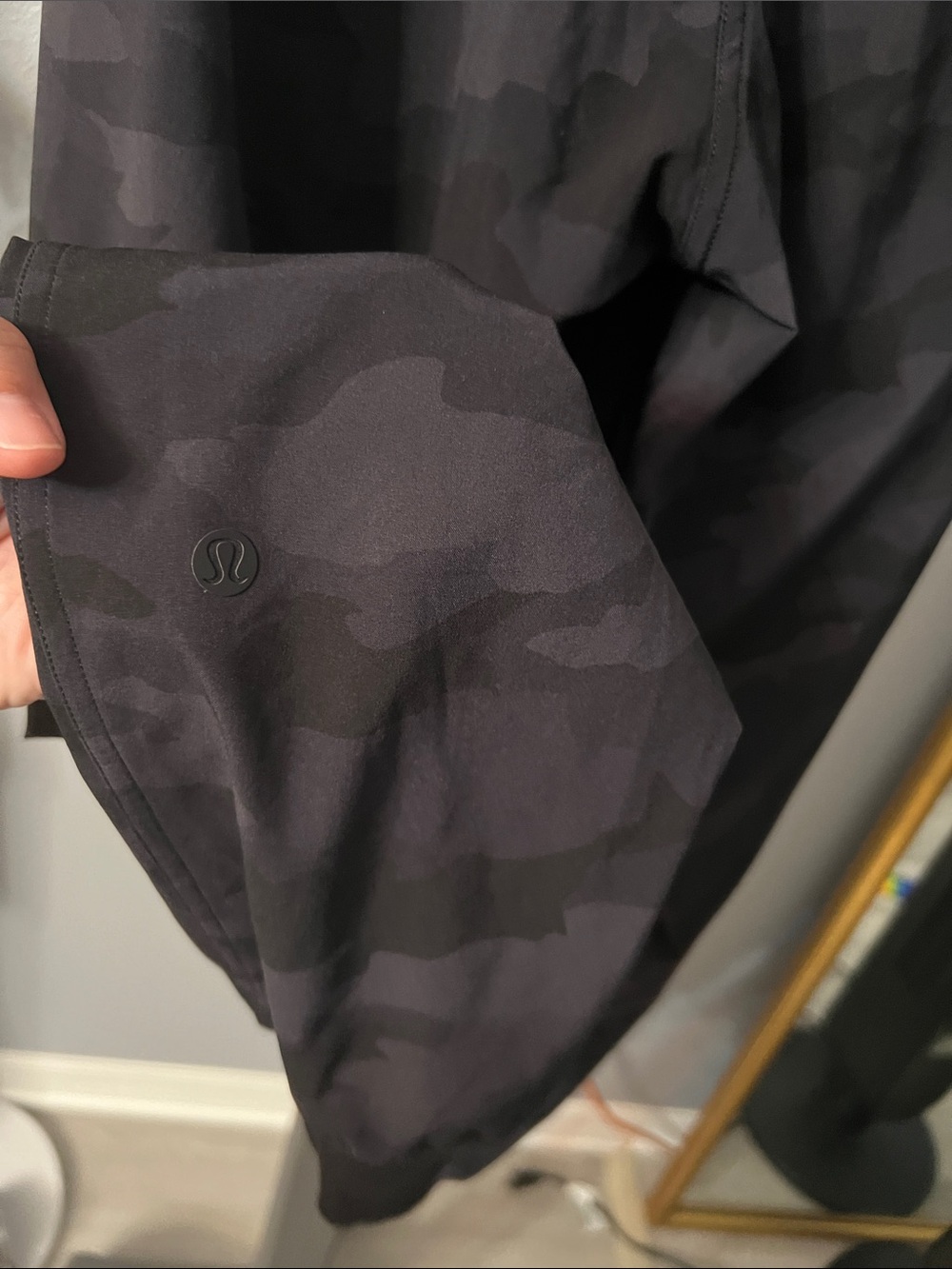 Lululemon women’s dance studio Black Camo Jogger - Picture 6 of 7